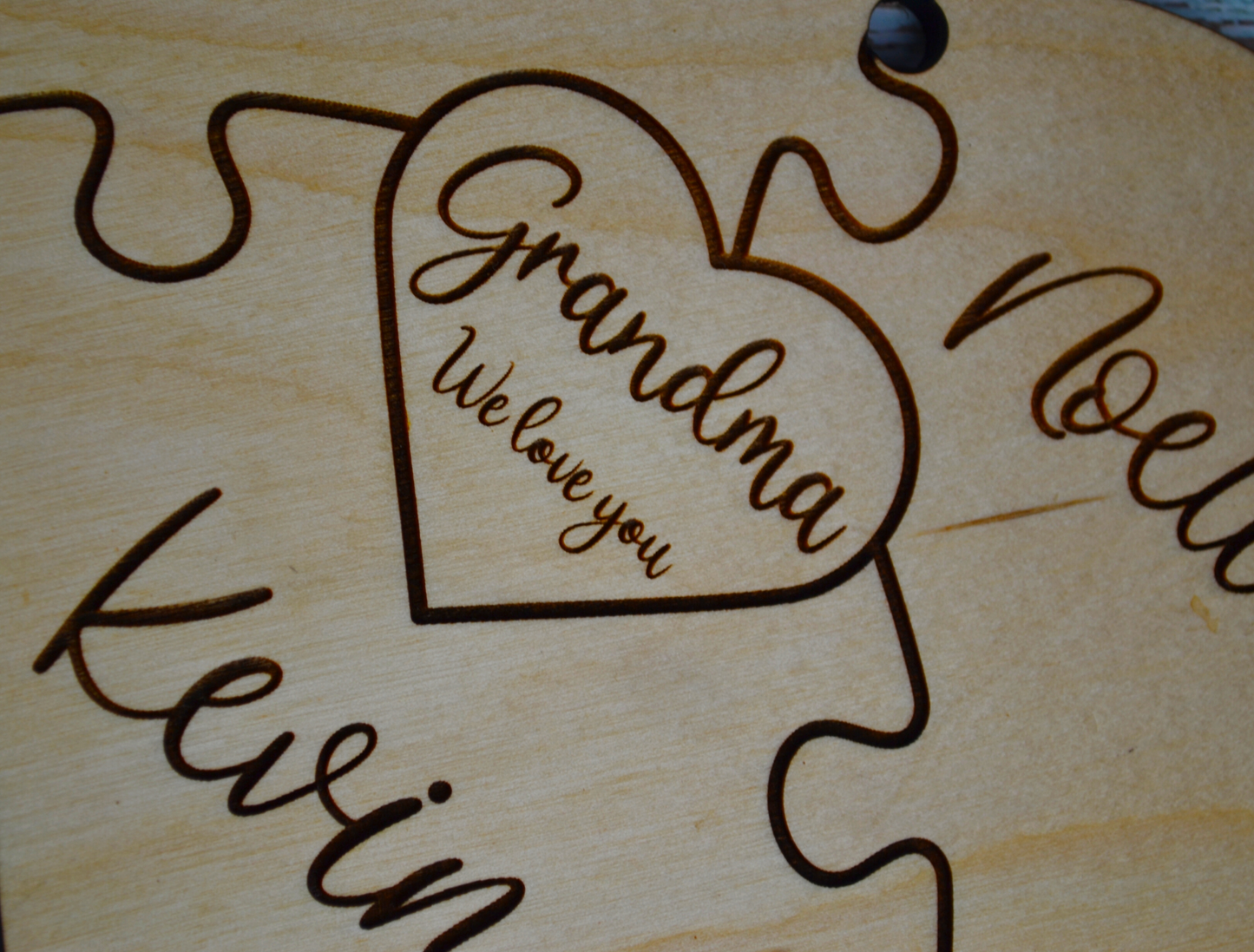 Family Wooden Heart Gift – Engraved with 8 Names & Special Message